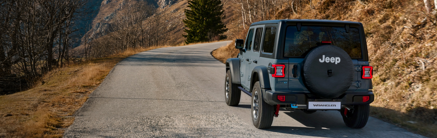  Jeep®Wrangler 4xe: efficienza alla guida - Jeep® 